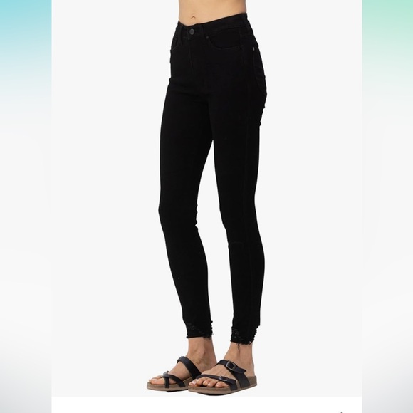 Judy Blue Women's High-Rise Control Top Skinny Jeans with Sharkbite Hem - Picture 2 of 10